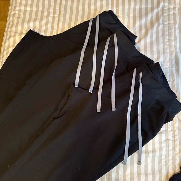 Figs Large Black scrub bundle - Picture 15 of 15